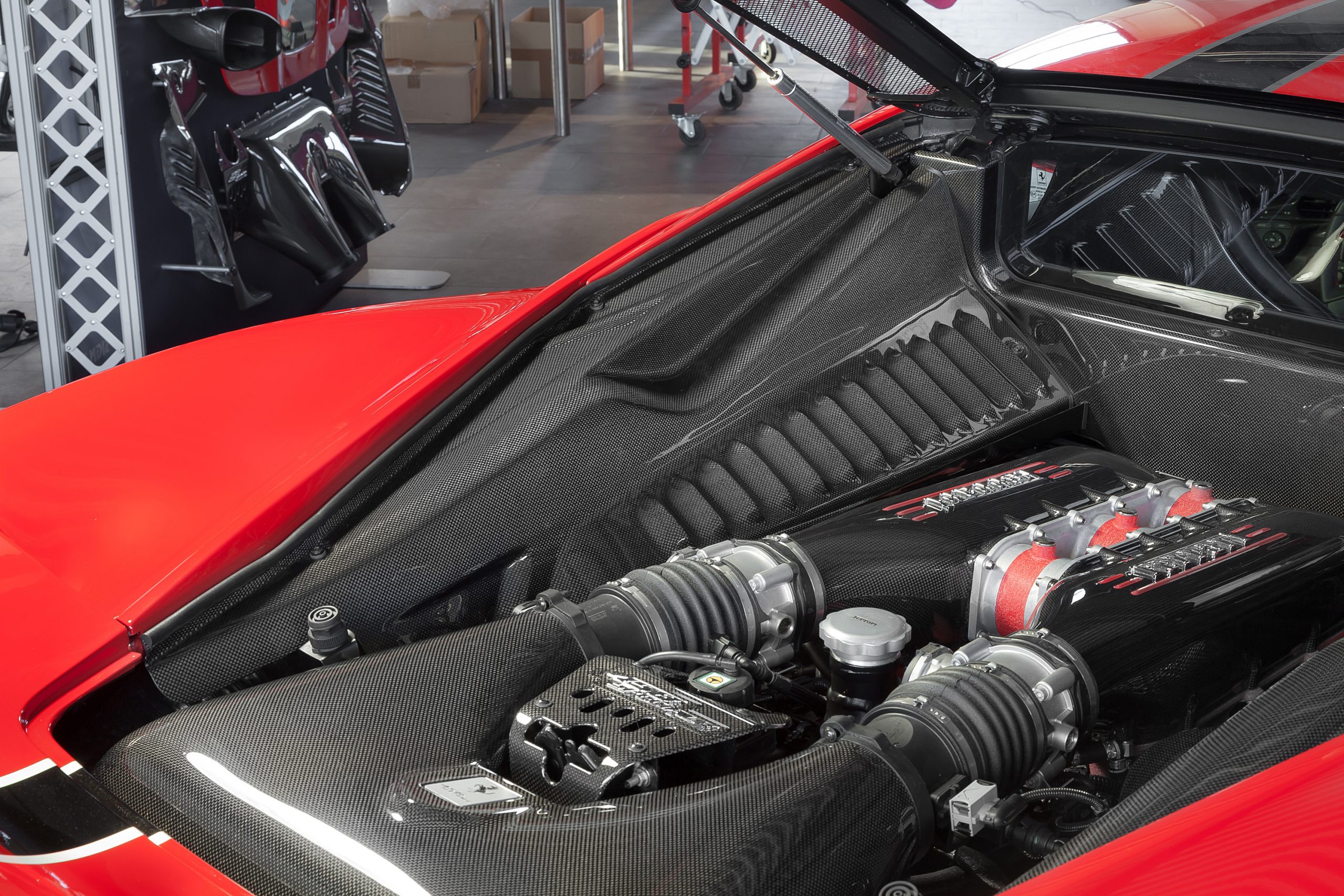 Capristo Carbon Motorraum Verkleidungen Ferrari 458 Italia mattlackiert