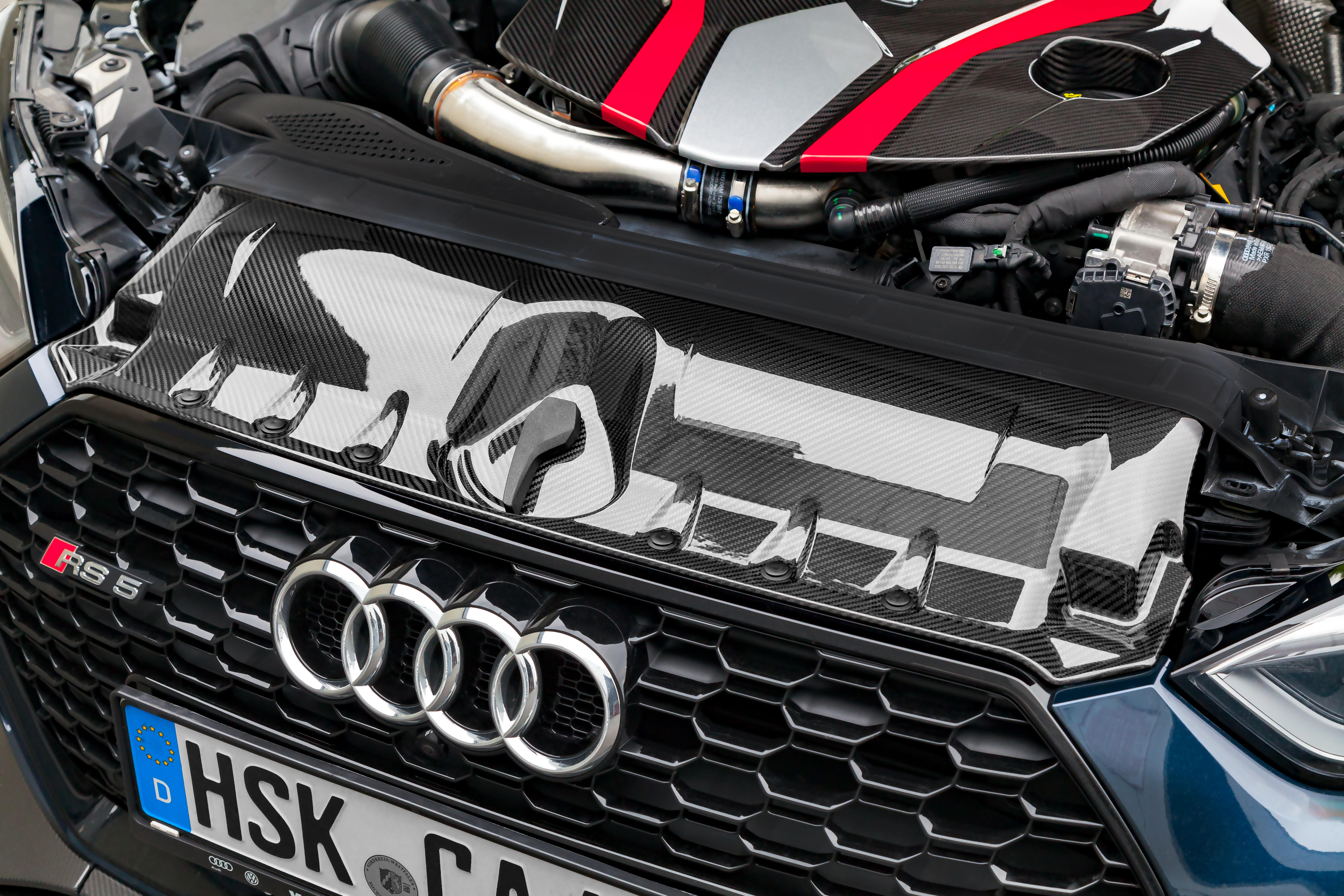 Capristo Schlossabdeckung aus Vollcarbon für Audi RS5 F5 – Vor-Facelift (matt)