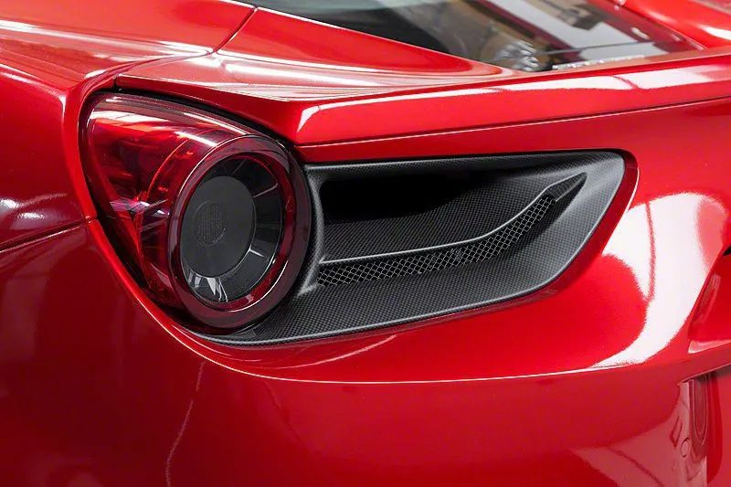 Capristo Carbon Rückleuchtenblenden Ferrari 488 Set Vollcarbon glanz