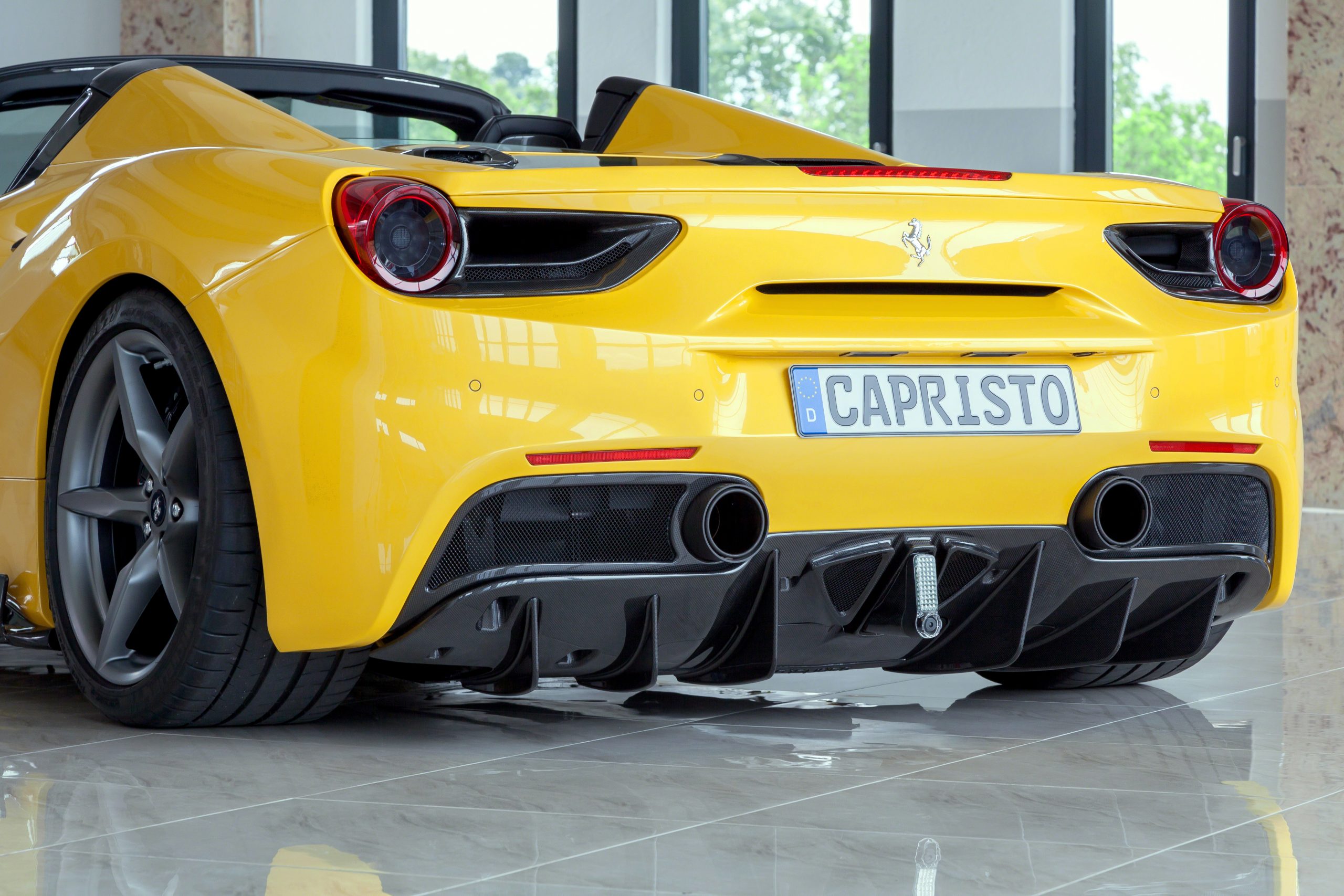 Capristo Carbon Heckdiffusor Ferrari 488 mit Klappen & Kameraeinheit matt