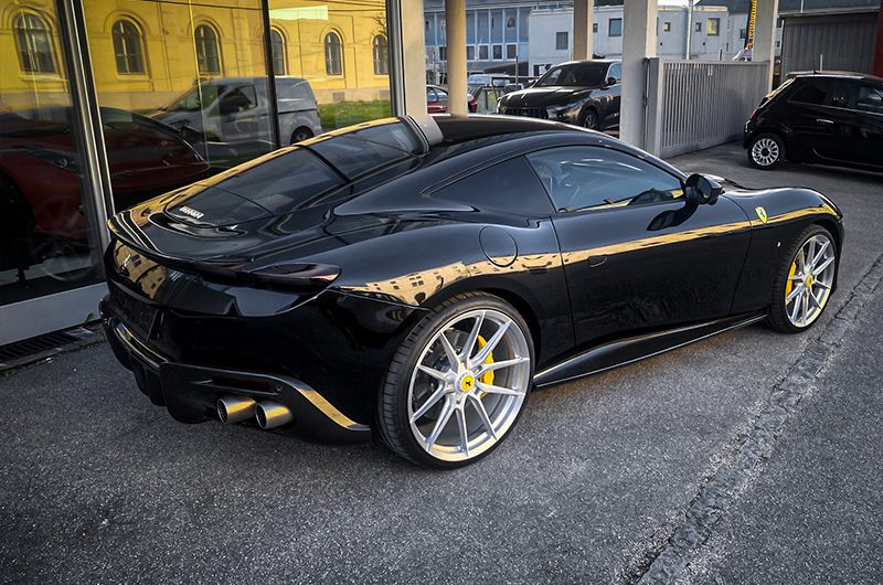 Capristo Seitenschweller Ferrari Roma kleine Finne Carbon