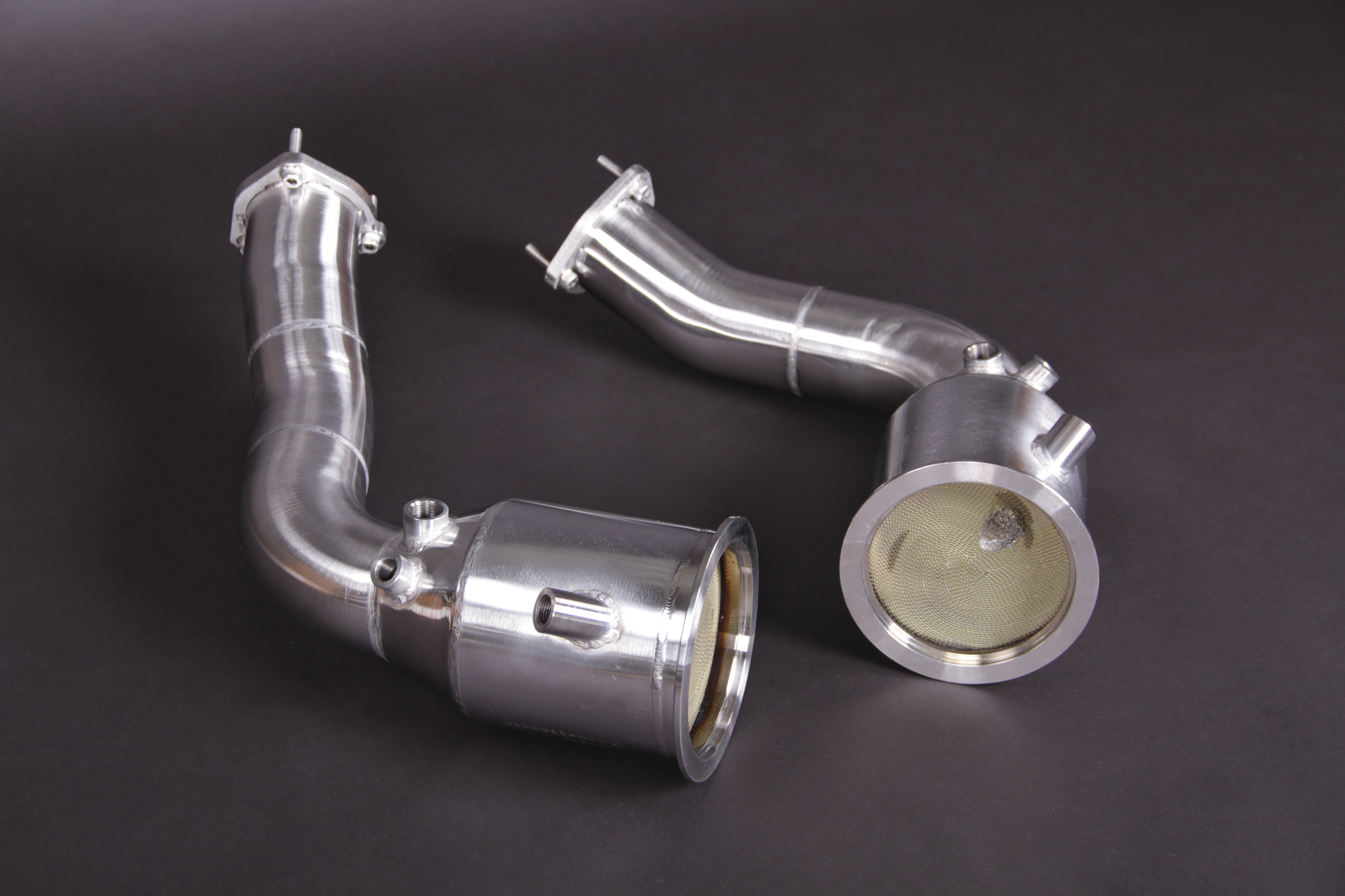 Capristo Downpipes 250 Zellen Sportkatalysatoren Audi RS 6 C8 / RS 7 C8 Motorsport