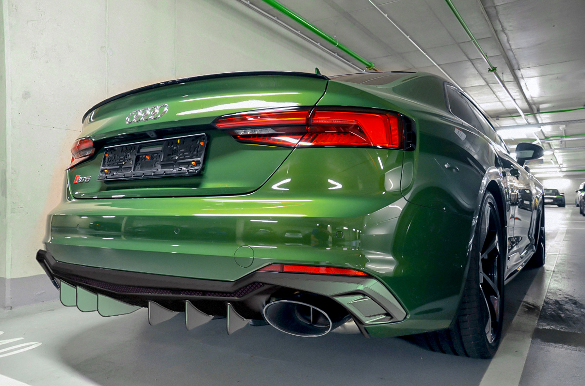 Capristo Heckdiffusor aus Vollcarbon für Audi RS5 F5 – Vor-Facelift (matt)