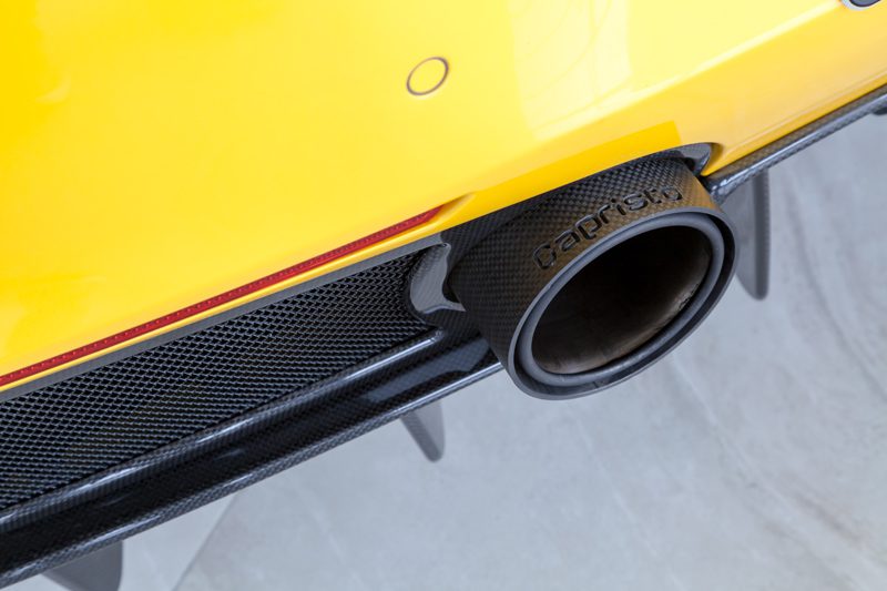Capristo Endrohrblenden Ferrari 488 GTS Vollcarbon Rahmen glanz