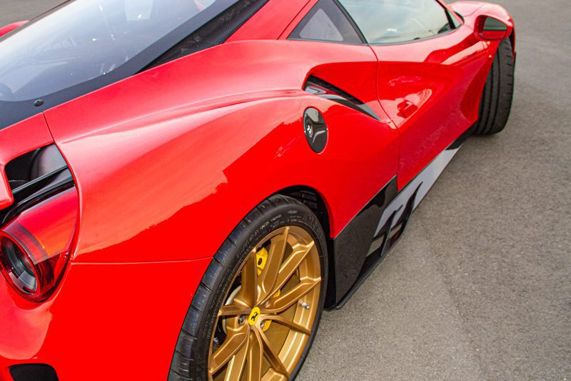 Capristo Tankdeckel Ferrari 488 Pista Vollcarbon glanz